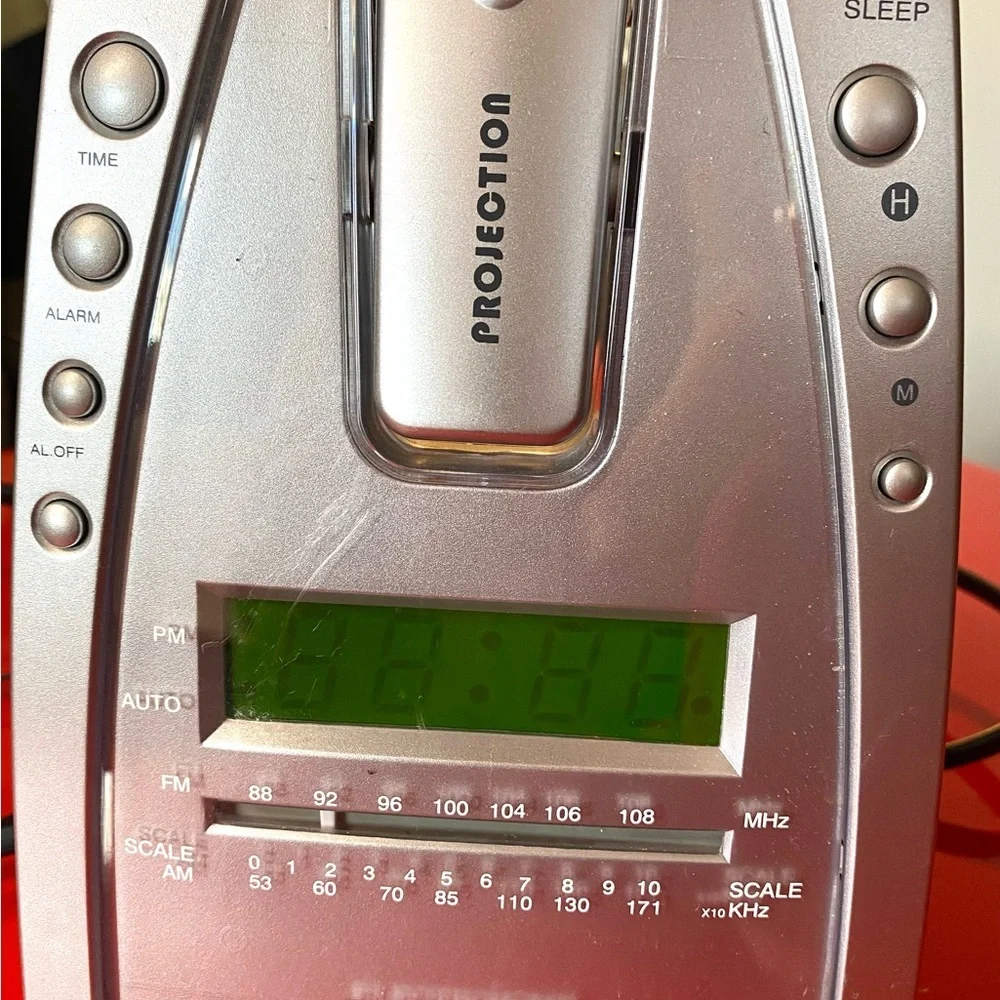 Silver Electrohome Alarm Clock Radio Projects Time on the Wall - Picture 9 of 11